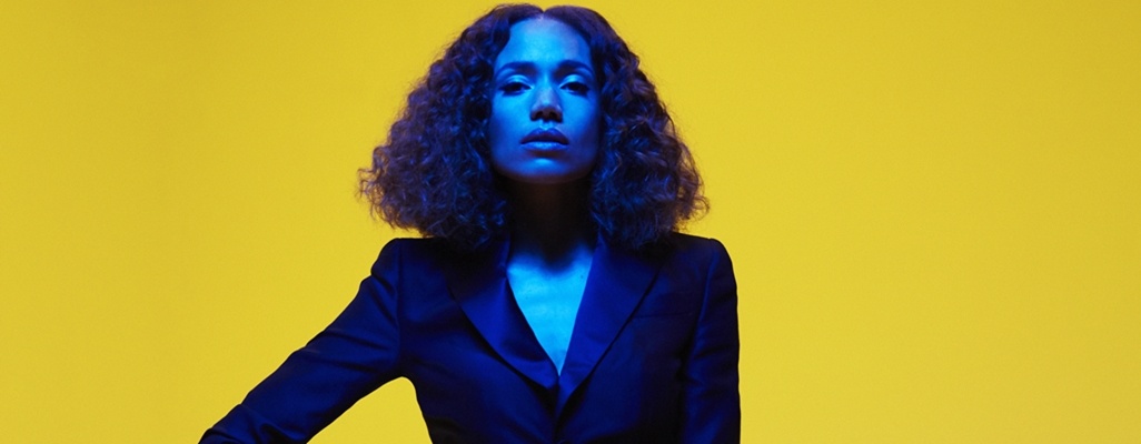 Image: British Songstress JONES Drops Electro-House Groove "Something Bout Our Love"