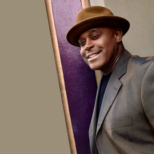 Image: Tony Lindsay Finds True Connection in Latest Single “Never Knew Love Like This”