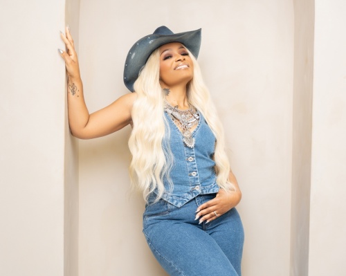 Image: Southern Soul: Iyuana Shines With Her New Track “Ridin and Slidin”