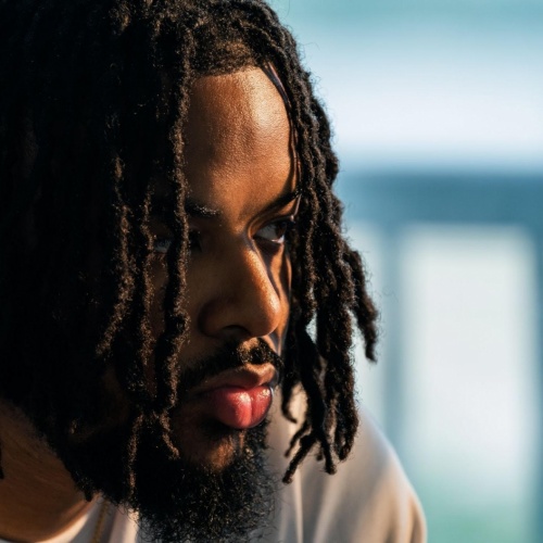 Image: Bobby Hagens Releases Buzzing New Single "Check On Me"