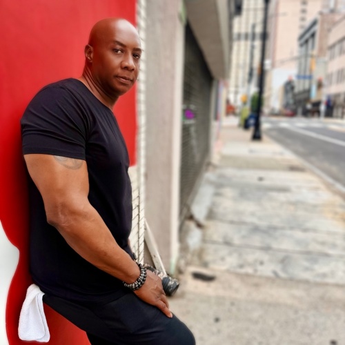 Image: Carl Pertile Celebrates Women with Curves with new Single “So Thick So Fine!”