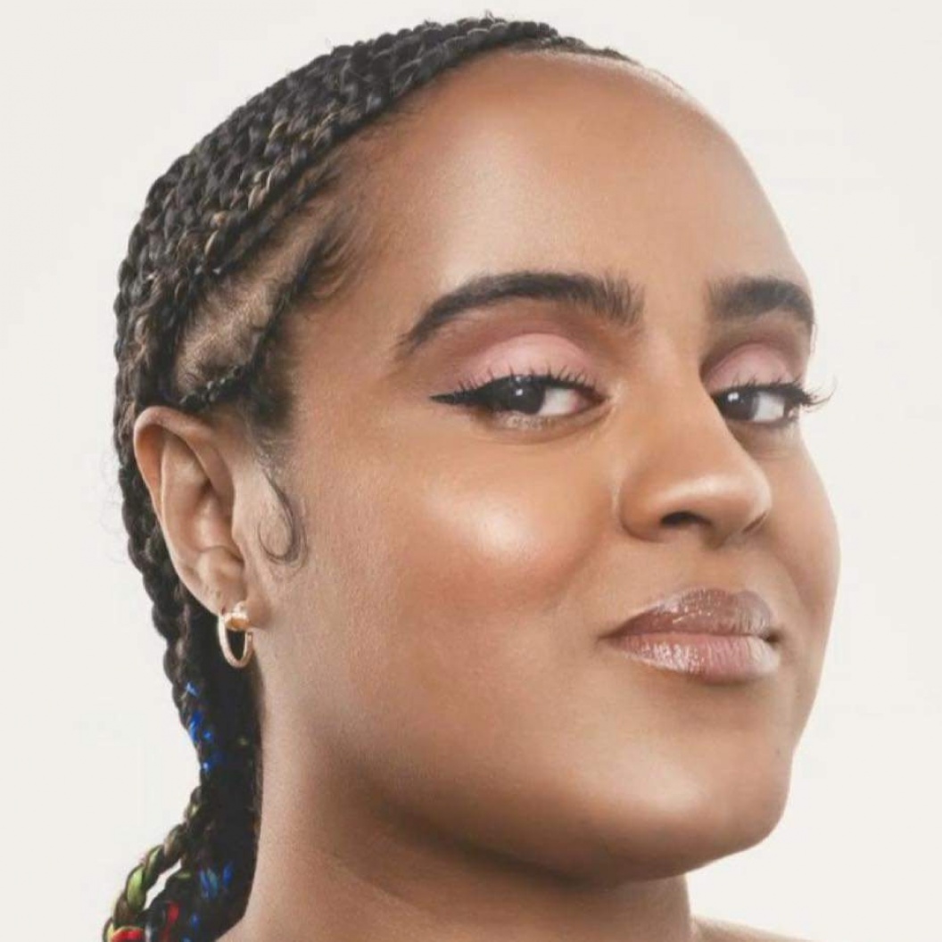 Image: Seinabo Sey Shines in Her New "Rom-Com" of a Single