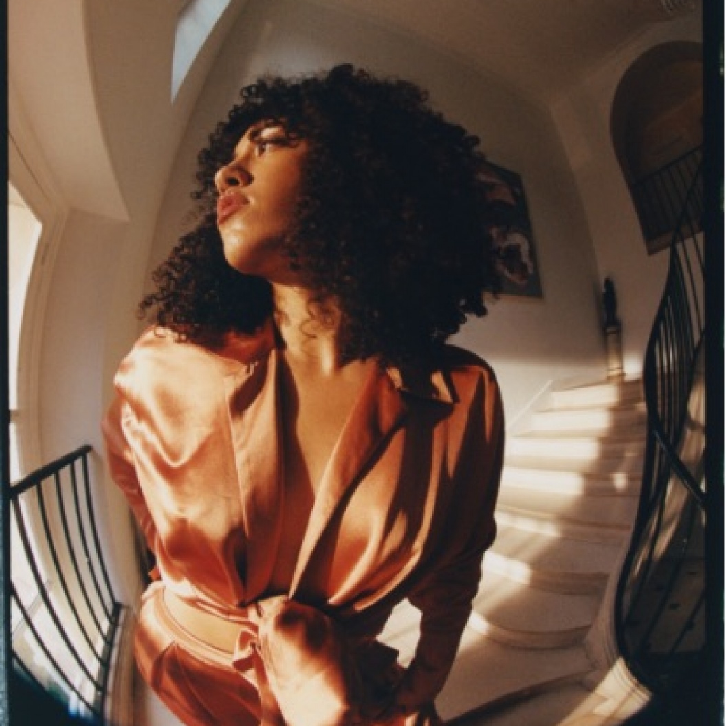 Image: Jenevieve Releases New EP Rendezvous