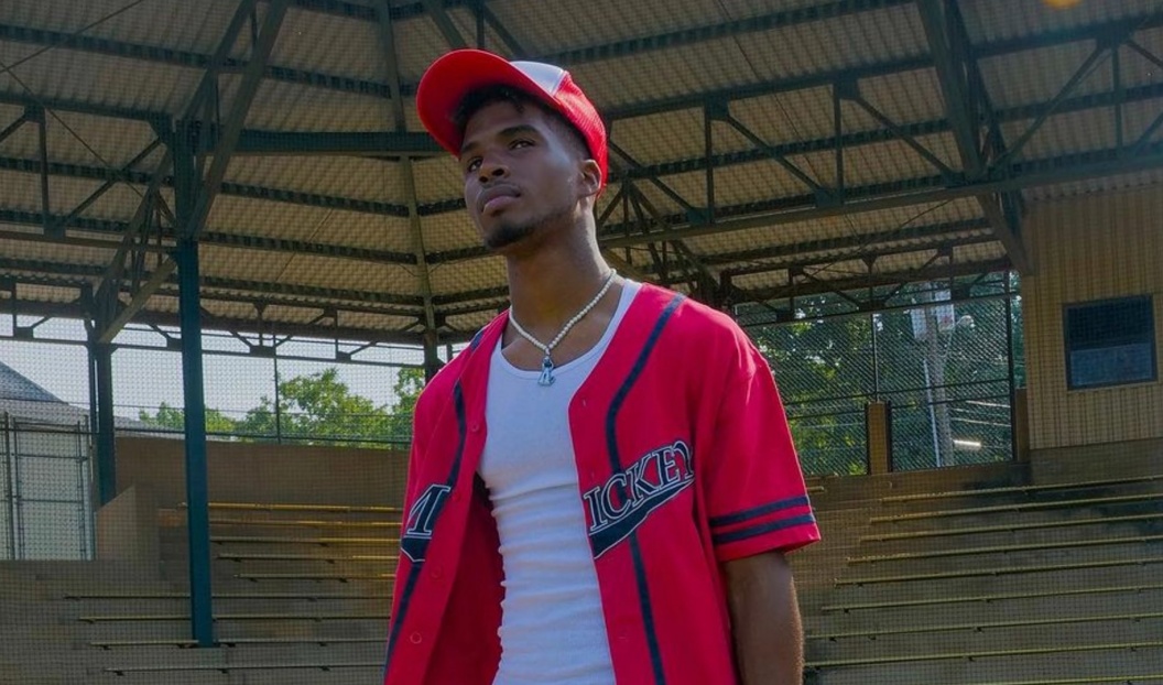 Image: Kye Colors "Glide" In New Music Video