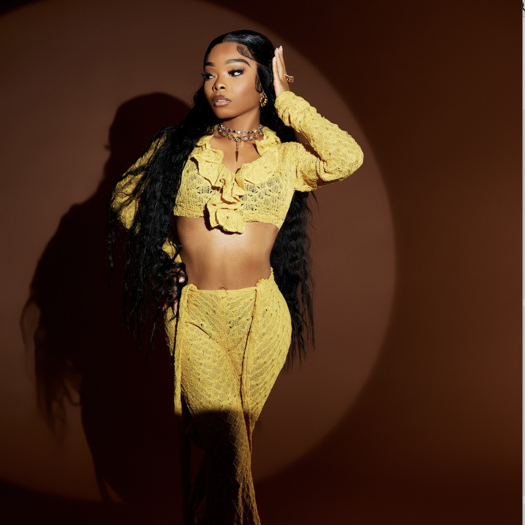 Image: LOLA BROOKE'S MUSIC VIDEO "YOU" FEATURING BRYSON TILLER GARNERS 10 MILLION VIEWS!